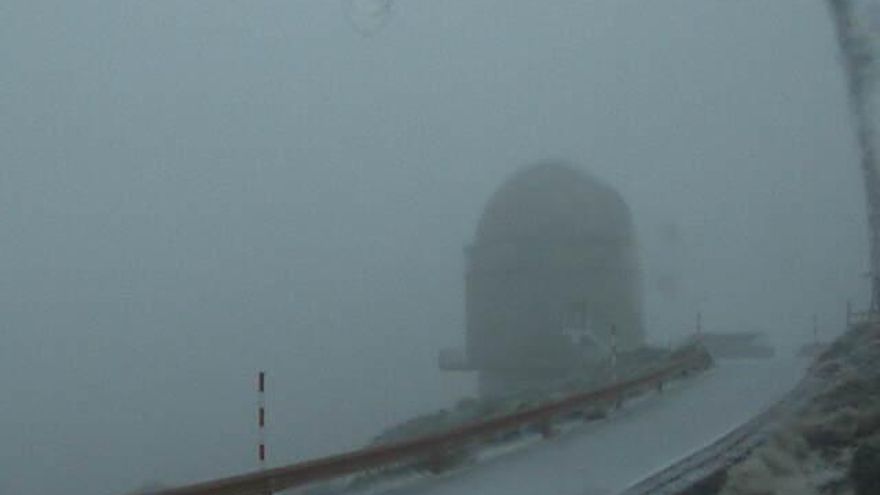 Imagen  del entorno del Telescopio Óptico Nórdico (NOT por su siglas en inglés), en el Observatorio del Roque de Los Muchahcos, captada a primeras  horas de este sábado de la webcam del NOT.