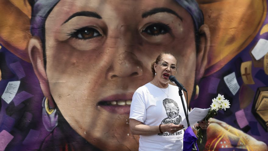 Mural honra a una periodista asesinada y denuncia la impunidad de esta violencia en México