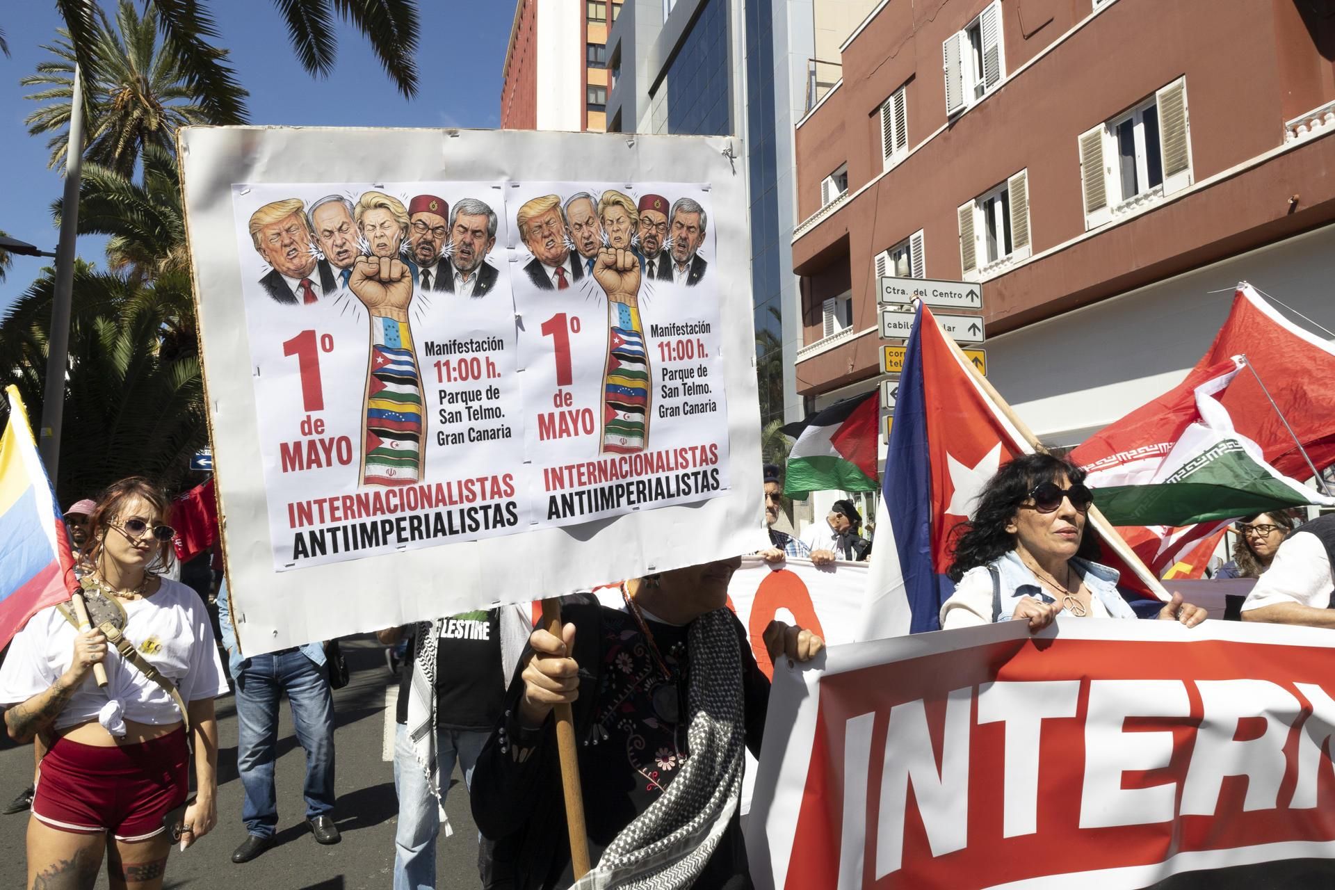 Manifestación de este viernes por las calles de Las Palmas de Gran Canaria, con motivo del Primero de Mayo, Día Internacional del Trabajador.