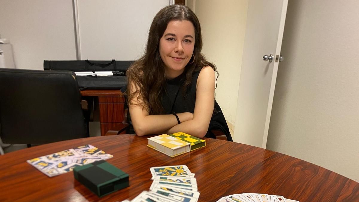 El Tarot del Pueblo reconvertido en la baraja de naipes del año