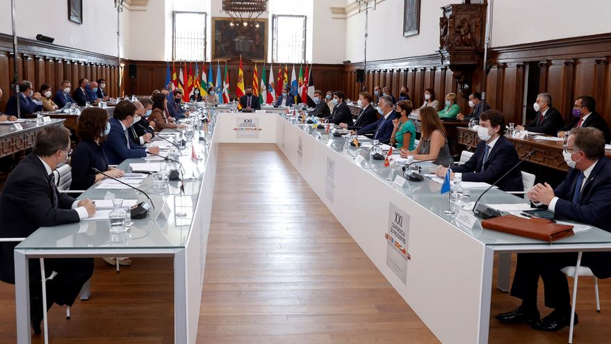 Archivo - Reunión de la XXI Conferencia de presidentes celebrada el 31 de julio de 2020 en San Millán de la Cogolla.