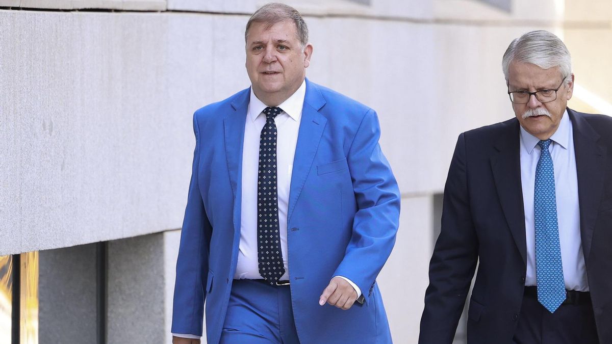 El juez ordena a la UCO que realice un nuevo clonado del móvil del ex jefe de gabinete de Sánchez en el PSOE