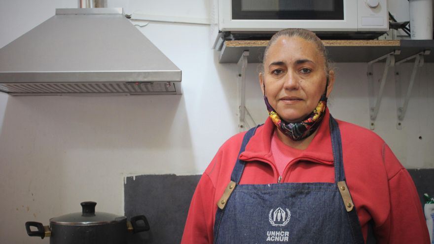 Olga en la cocina de su restaurante.