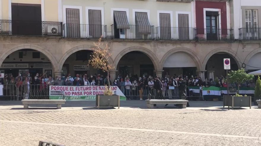 Manifestación por un tren digno en la cumbre hispano-lusa