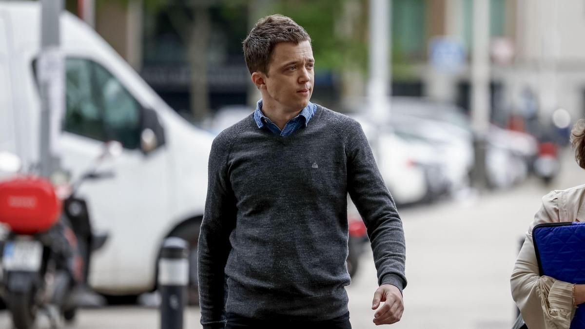 El juez archiva la querella de Íñigo Errejón contra Elisa Mouliáa por calumnias