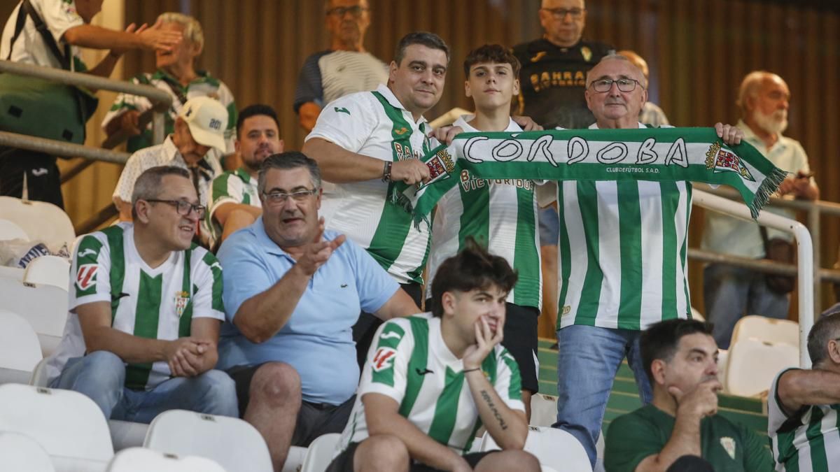 Grada Blanquiverde del Córdoba CF - CD Tenerife