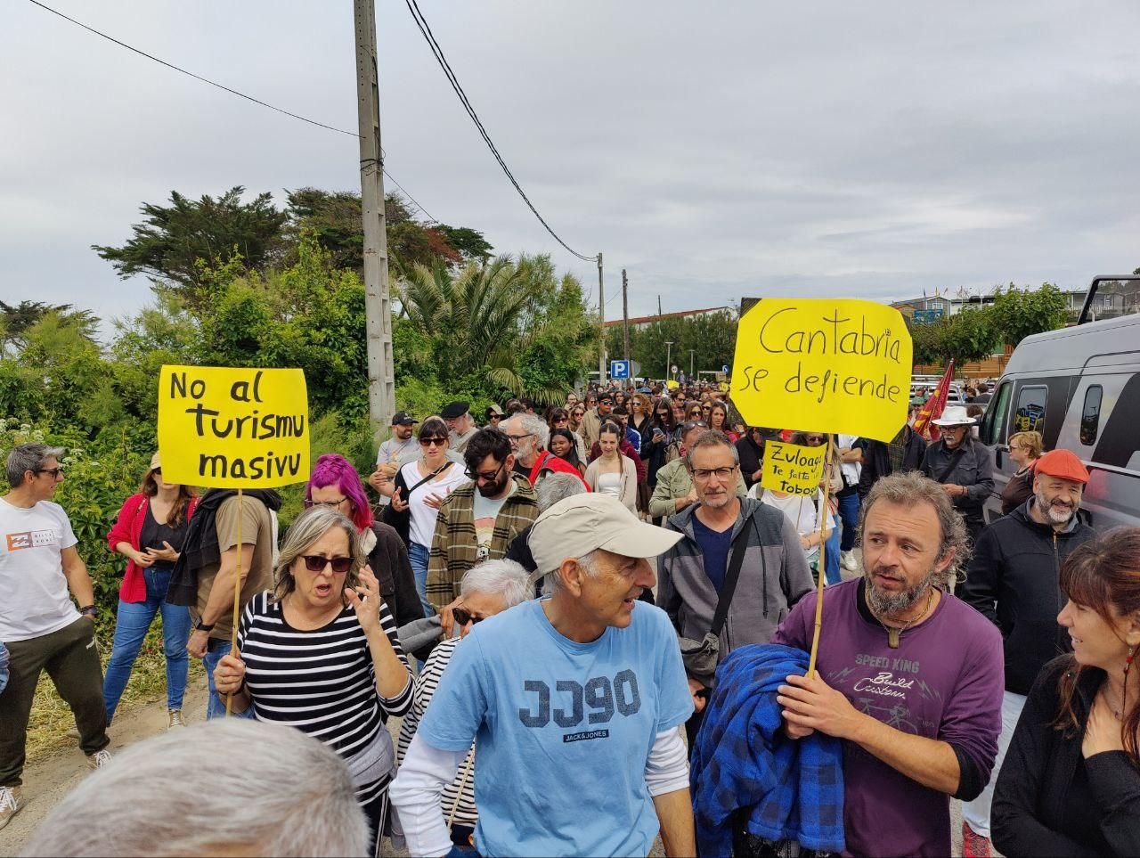 La manifestación ha tenido lugar este sábado a las 12.00 horas.