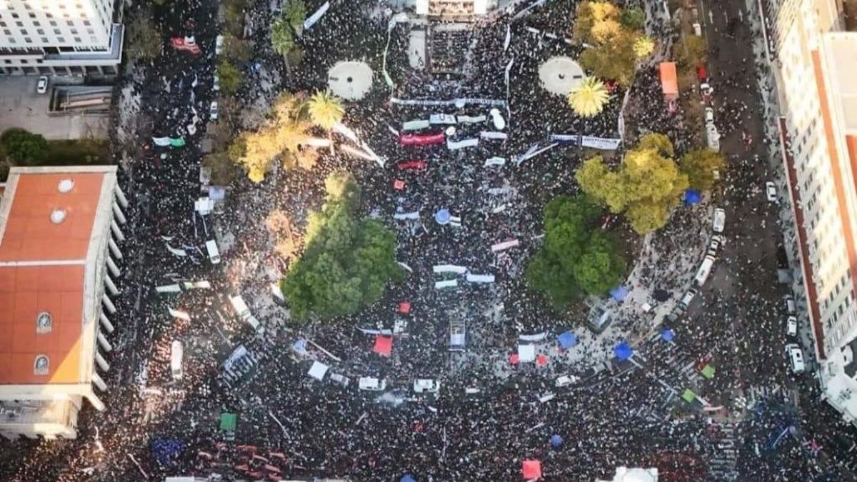 La Plaza de Mayo colmada