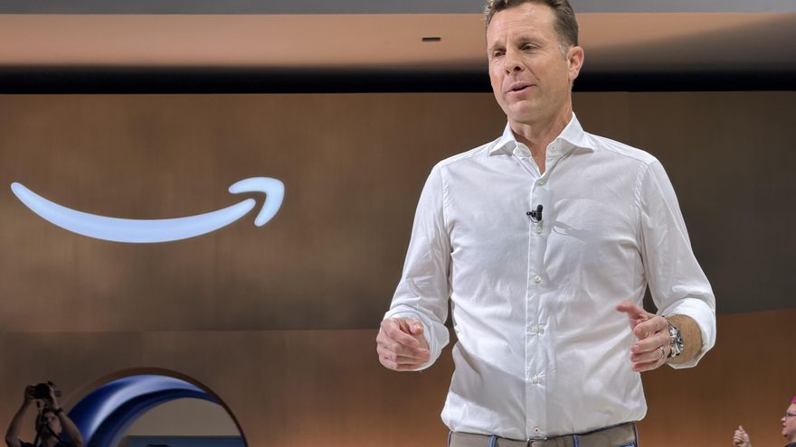 Amazon lanza un nuevo Kindle Scribe más grande, ligero y, por primera vez, a color