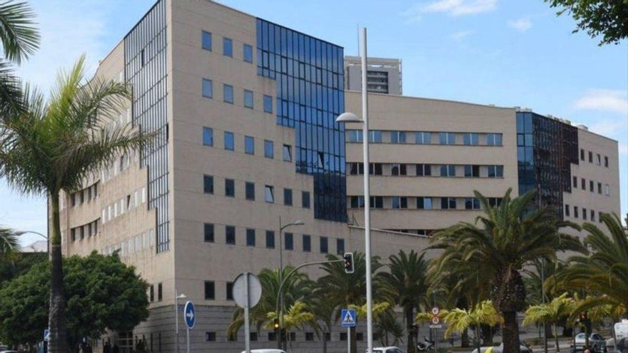 Las acusaciones rebajan la petición de penas para el hombre que mató a su madre en Los Llanos