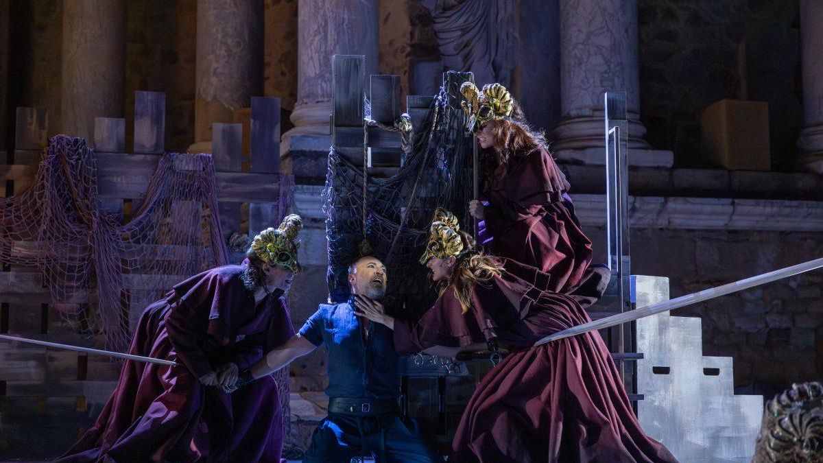 Jasón y Medea, más humanos, plasman sus miserias en la obra que baja el telón en Mérida