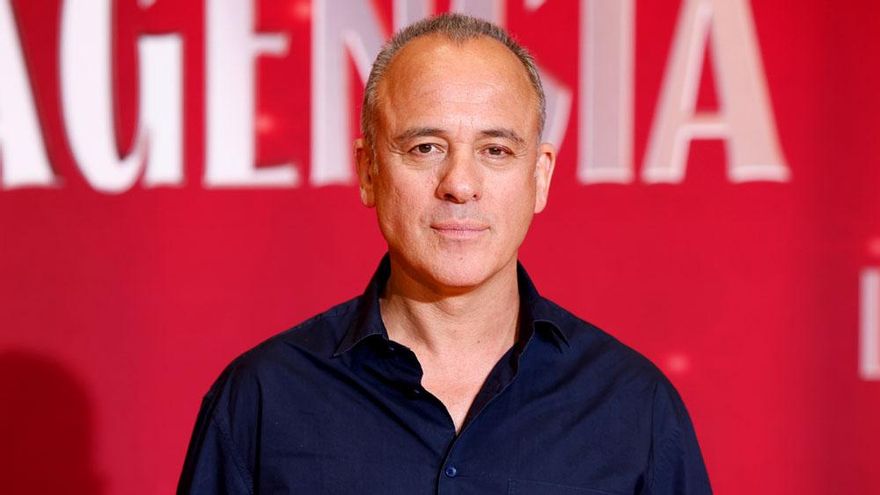 Javier Gutiérrez abre 'La Agencia' con el "riesgo" de su duración: "Si esto llega a funcionar será un malabarismo"