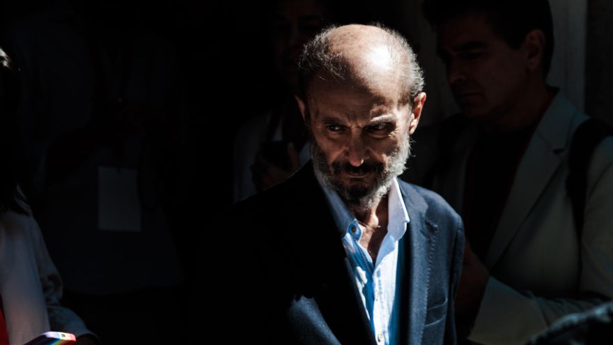 Archivo - El expresidente del Ejecutivo aragonés, Javier Lambán, a su salida de la reunión del Comité Federal del PSOE, en la sede federal del PSOE, a 7 de septiembre de 2024, en Madrid (España).