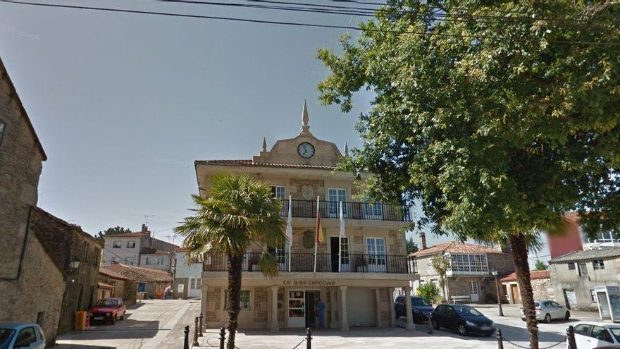 El alcalde de Agolada renuncia a declarar festivo el día que ganó las elecciones