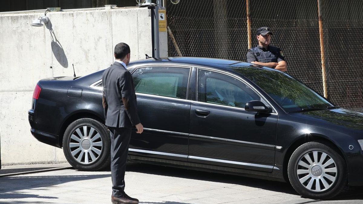 Interior mantiene en activo 495 escoltas que prestan protección a 118 cargos públicos y a 28 ya retirados