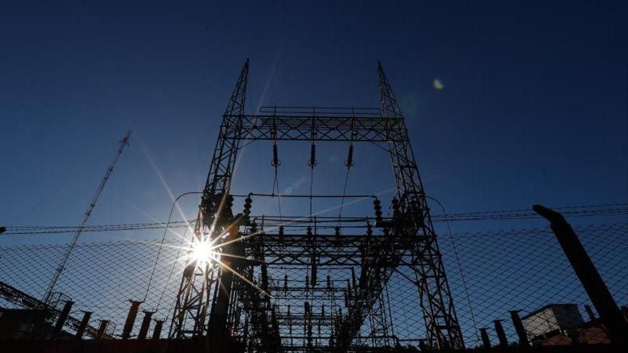 El precio mayorista de la luz marca otro récord histórico en 291,73 euros/MWh impulsado por el gas