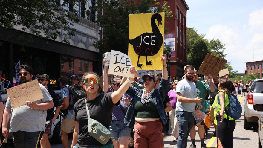 El ICE suspende los controles de vehículos tras matar a tiros a dos personas en menos de una semana