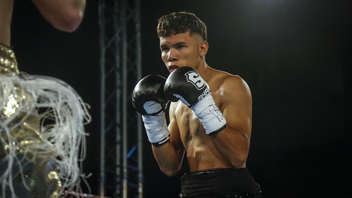 Combate de Rafa Lozano Jr. por el cinturón Iberoamericano