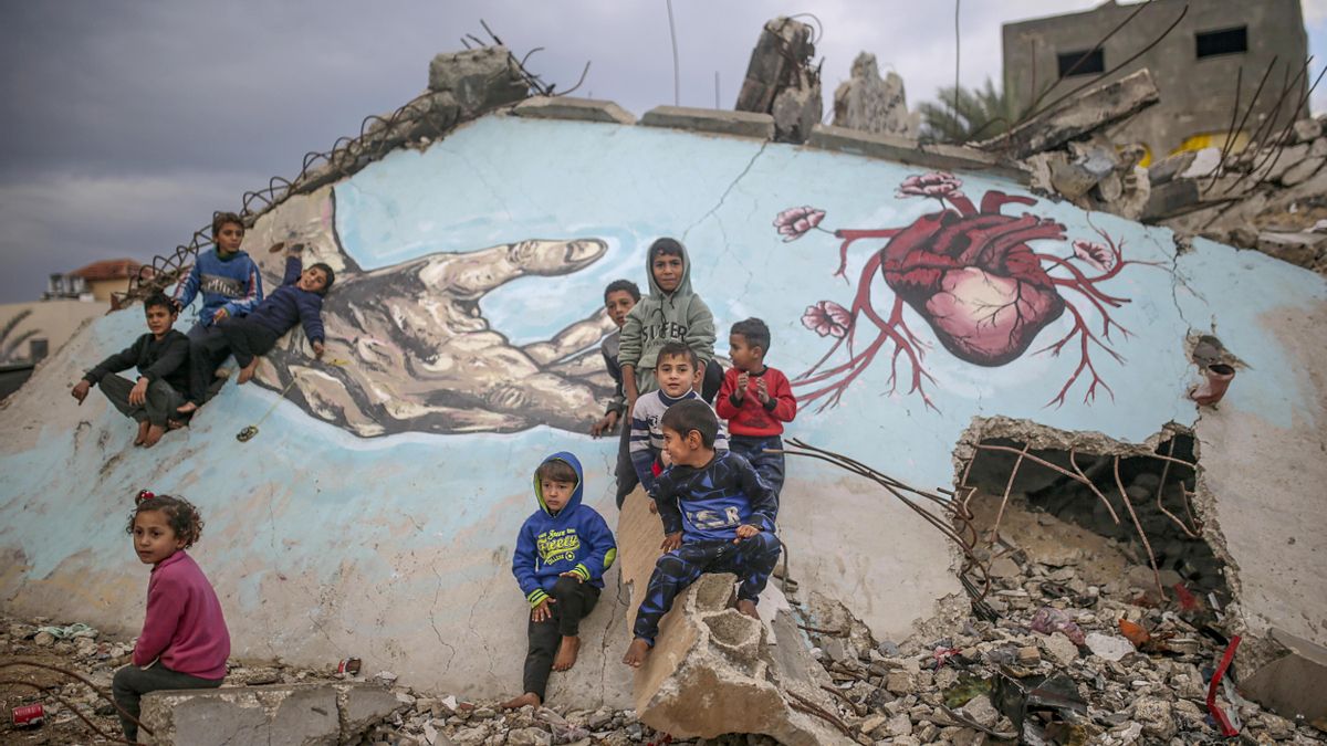 Cometas de papel para los niños palestinos que llegan a Córdoba