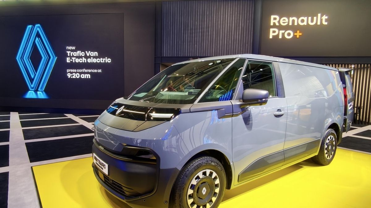 Renault inicia con la Trafic eléctrica una ofensiva de cinco nuevas furgonetas para una "nueva etapa"