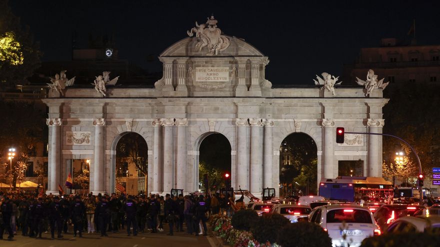 Una marcha recorre las calles de Madrid entre la Puerta del Sol y la que fue la vivienda de Maricarmen.
