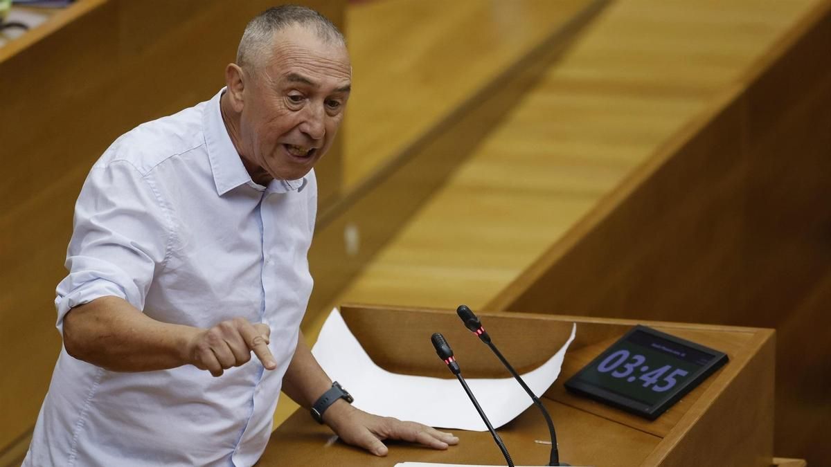 Compromís spokesperson, Joan Baldoví, during the control session in Les Corts.