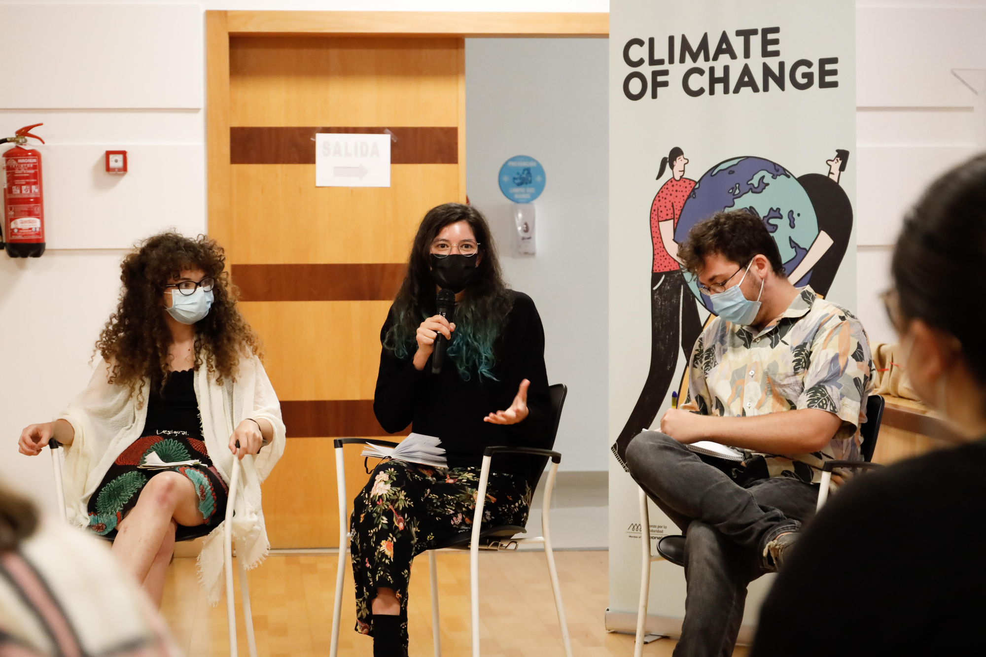 Equipo de Juventudxelclima en pleno debate. Foto: 