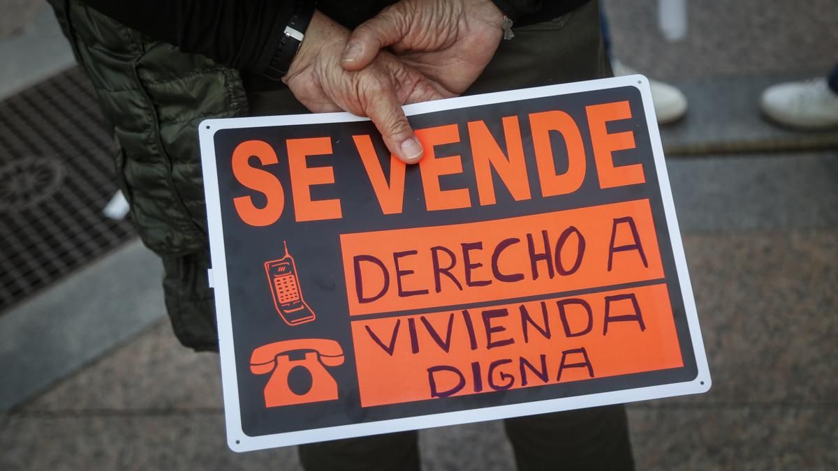 Manifestación por la vivienda bajo el lema 'Housing Action Days'