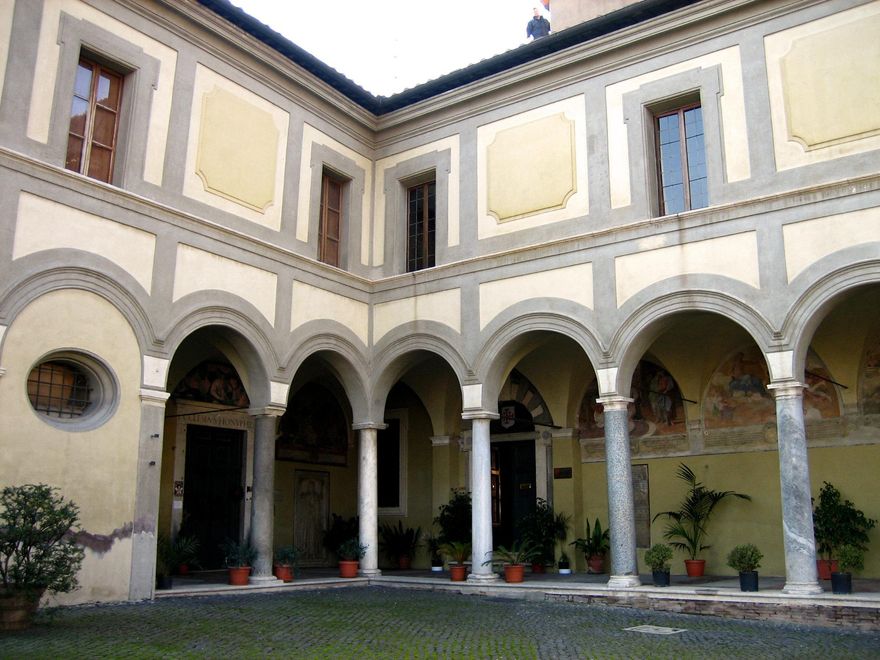 Arcos de San Onofrio al Gianicolo. Esta pequeña iglesia es una gran desconocida y está muy cerca de la Ciudad del vaticano.