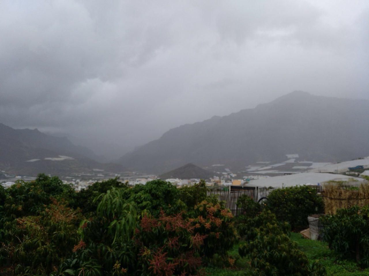 Llueve en La Aldea de San Nicolás