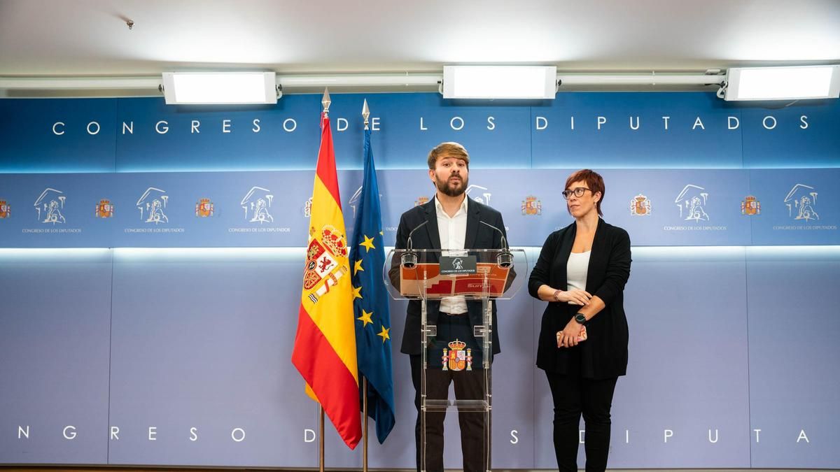 Archivo - La portavoz de Compromís en el Congreso, Àgueda Micó y el diputado de Compromís-Sumar en el Congreso, Alberto Ibáñez
