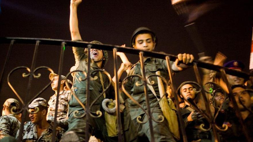 Los militares controlan las instituciones del país desde la noche del miércoles.