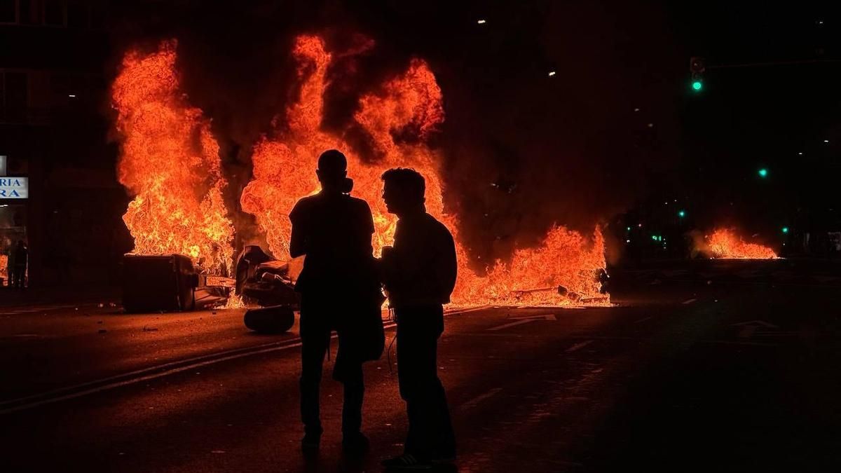 Disturbios en Bilbao tras el acto frustrado de Vito Quiles, dos protestas antifascistas y el cierre de la Universidad de Deusto