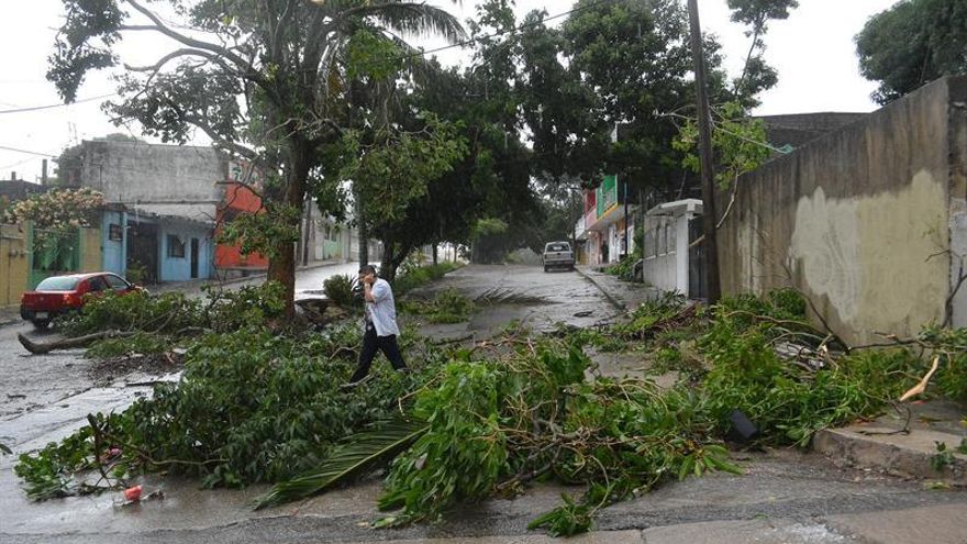 Las tormentas Willa y Vicente causarán lluvias en ocho estados mexicanos