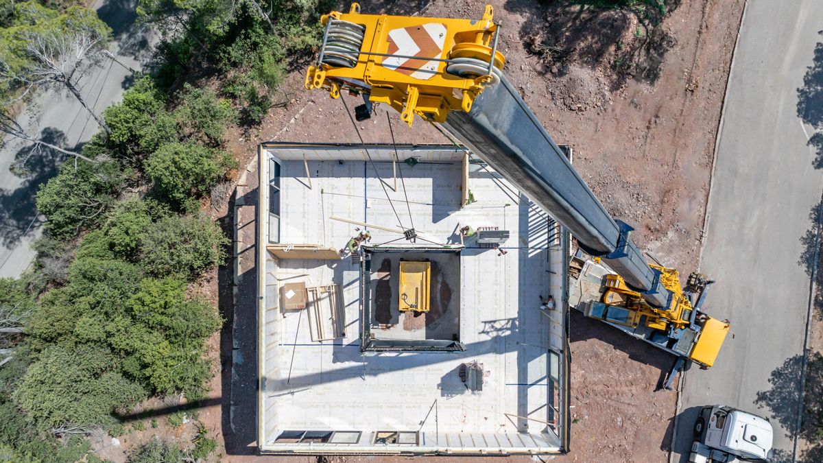 Construcción industrializada, especializada en el diseño, fabricación y suministro de edificios  de bajo impacto ambiental