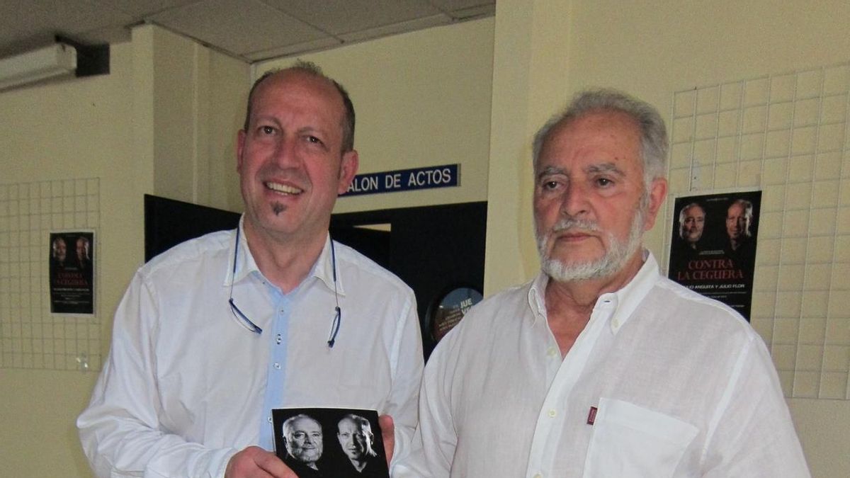 Julio Anguita afirma que a la III República no se llega con concentraciones "pintorescas"