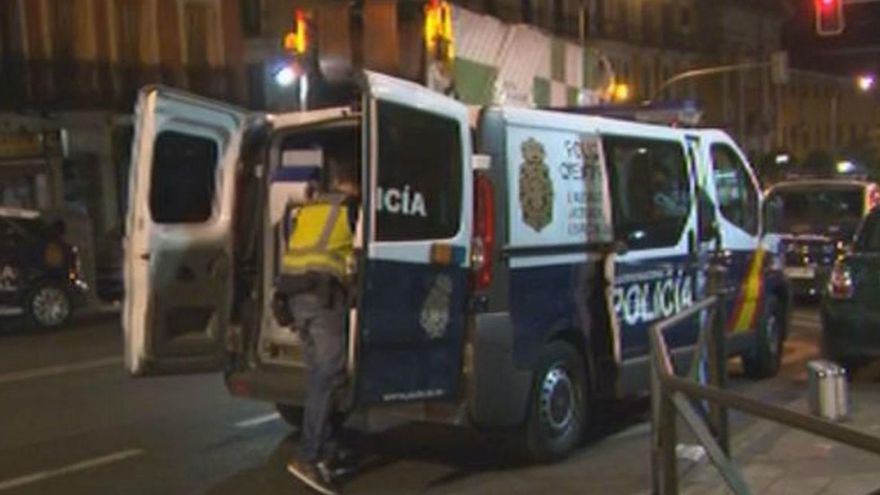 Los Tedax desalojan San Bernardo y detienen a un hombre con una granada de la Guerra Civil