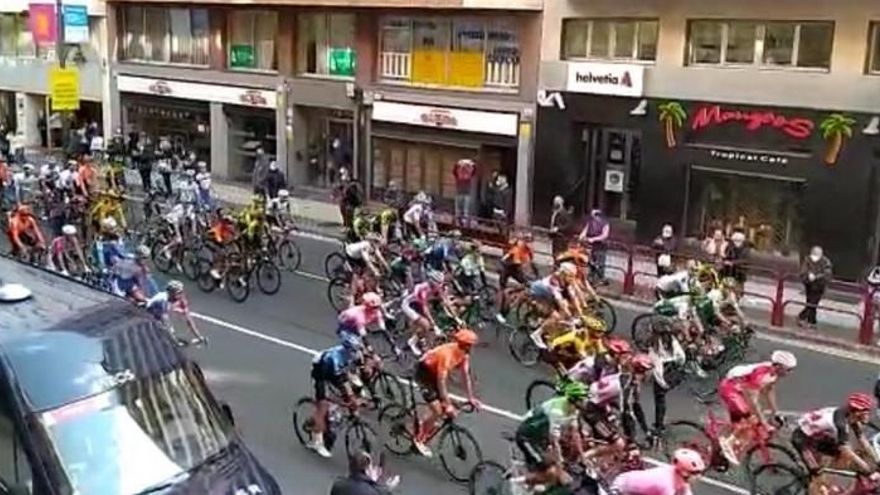 Identificada la joven que interrumpió La Vuelta a su paso por Logroño
