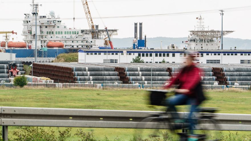 Bruselas fija unos criterios de "inversiones verdes" sin excluir a la energía nuclear ni a industrias extractivas
