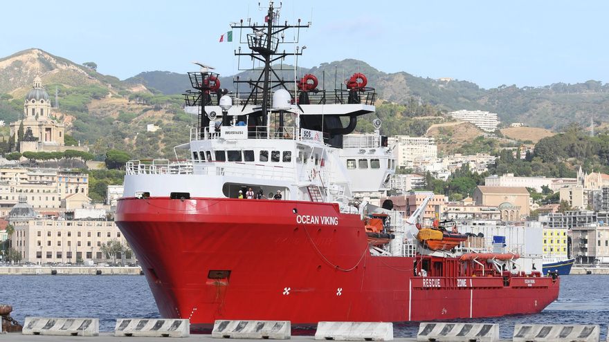 Italia estudia cerrar sus puertos a dos naves humanitarias con inmigrantes