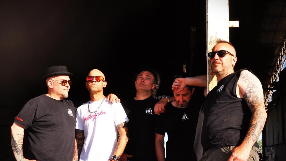 El grupo Deshonra.