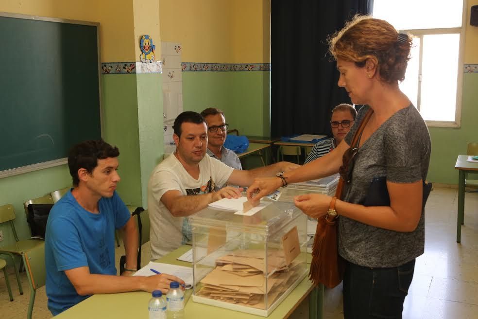 Jornada electoral en el CEIP Carlos Socas Muñoz, Ingenio. (ALEJANDRO RAMOS)