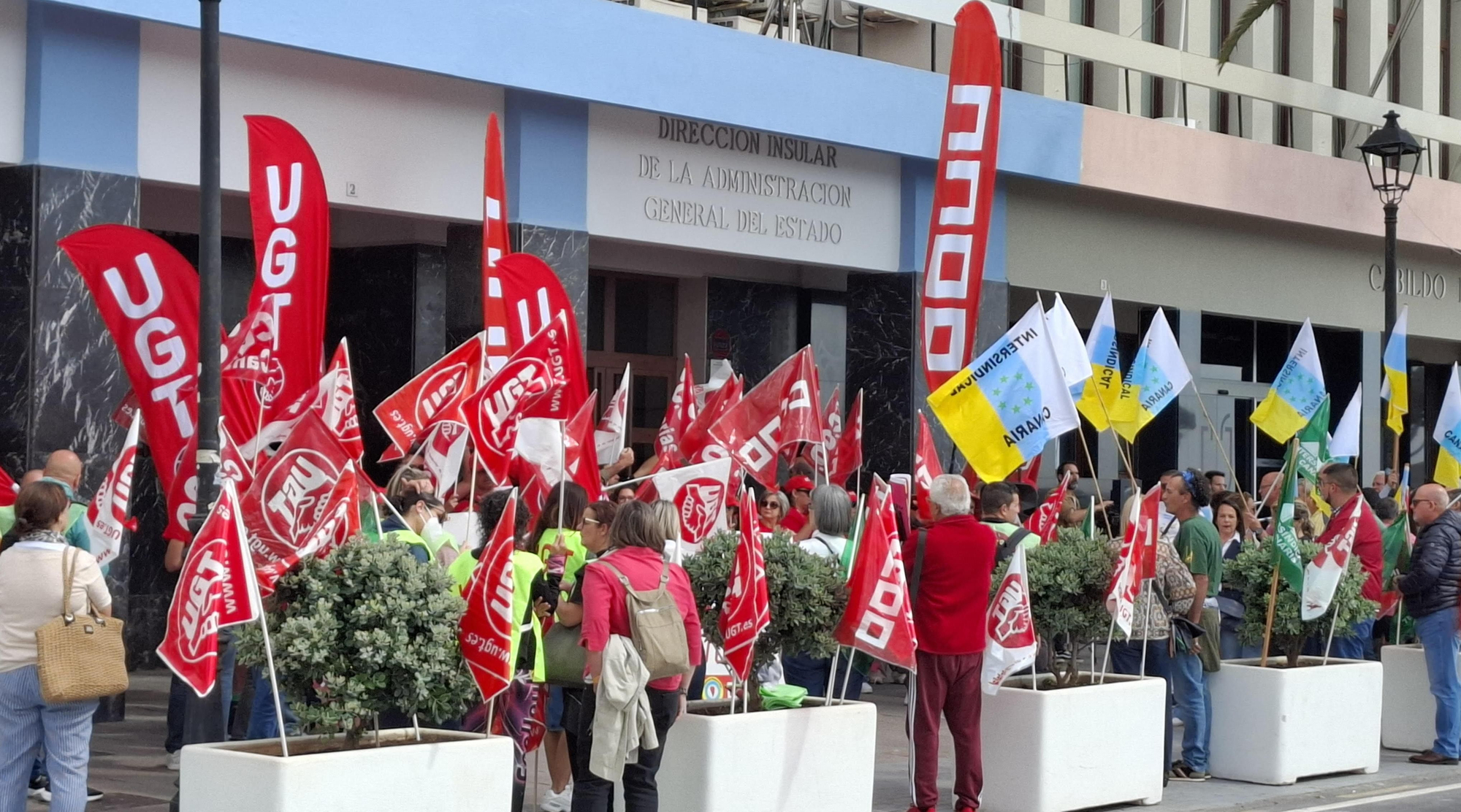 Concentración de CCOO y UGT este jueves en Santa Cruz de La Palma. LA PALMA AHORA