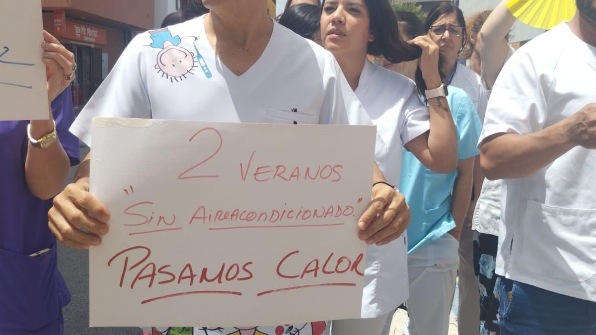 Protesta del personal sanitario del centro de salud de El Fraile, en el Sur de Tenerife,