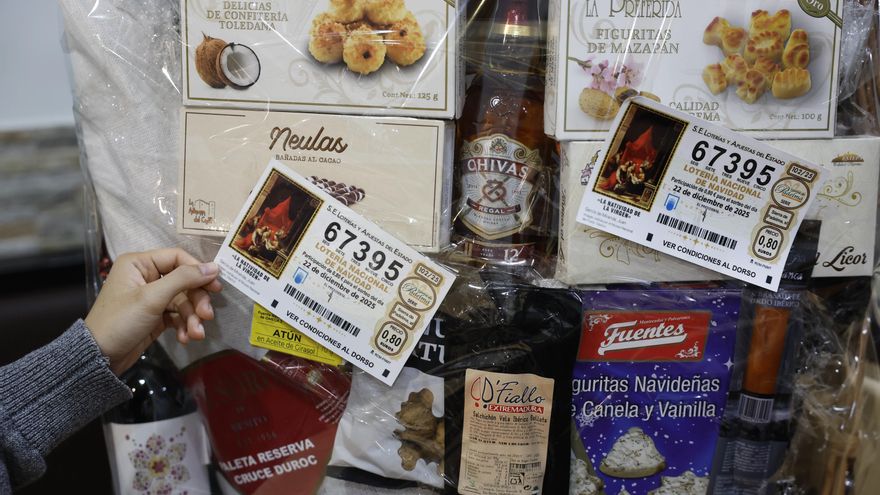 Las cestas de Navidad se personalizan con opciones sin alcohol, sin gluten o vegetarianas