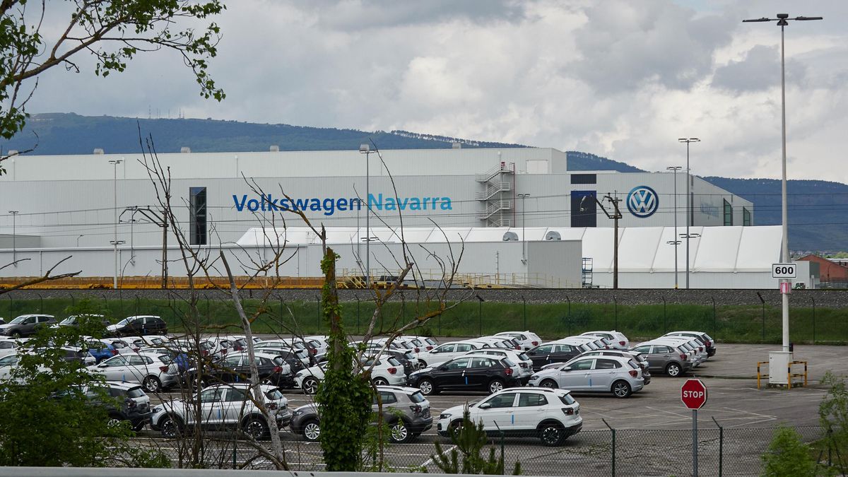 Vista de vehículos producidos en la fábrica de Volkswagen Navarra