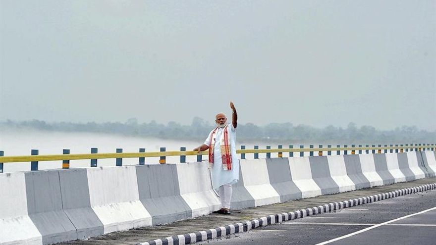 Inauguran el puente más largo de la India, de 9 Km, en una región disputada por China