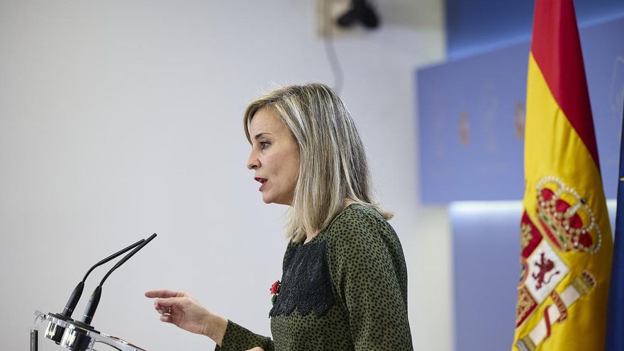 La portavoz del Grupo Parlamentario Sumar, Verónica Martínez Barbero, durante una rueda de prensa este martes.