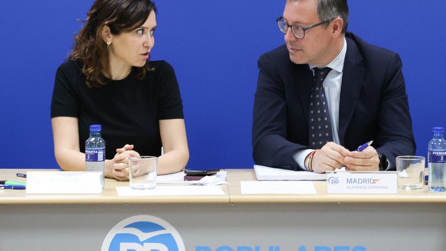 Ayuso acusa al Gobierno de "enviar por las noches" inmigrantes a lugares "donde gobierna el PP"