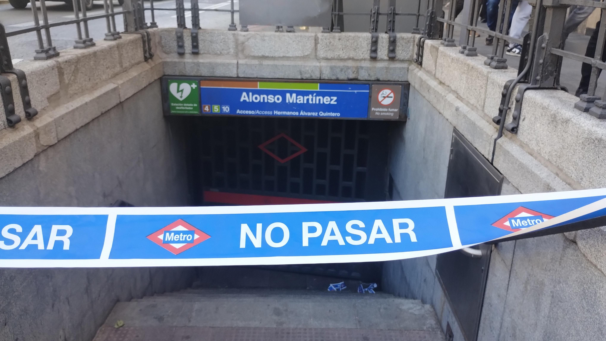 Entrada cerrada al Metro de Madrid